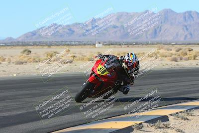 media/Jan-10-2025-CVMA Friday Practice (Fri) [[489e0da257]]/Group 4 and Trackday/Session 2 (Turn 4 Inside)/